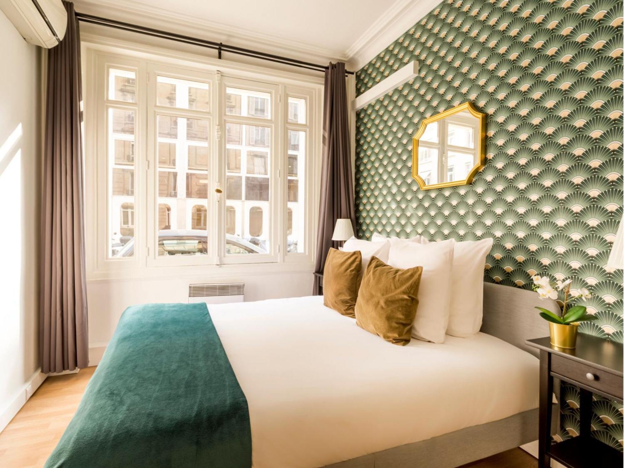 Cozy - Champs Elysees - Mollien Parigi